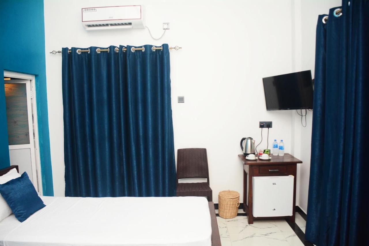 Ayubowan Homestay Katunayaka Buitenkant foto