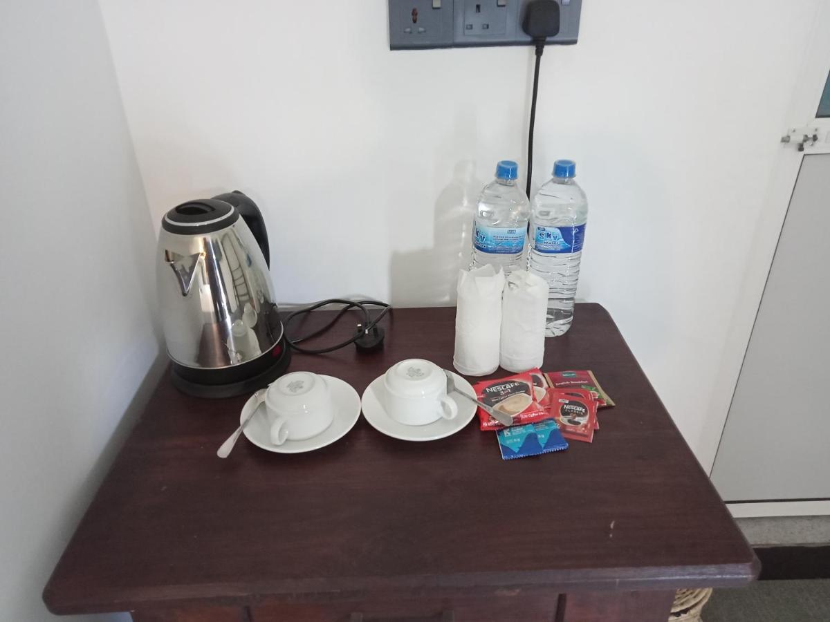 Ayubowan Homestay Katunayaka Buitenkant foto