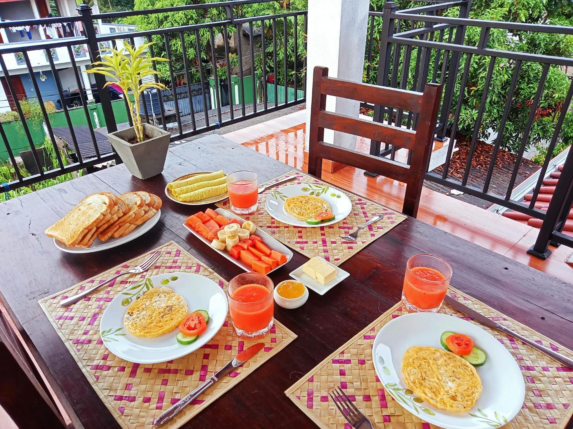 Ayubowan Homestay Katunayaka Buitenkant foto